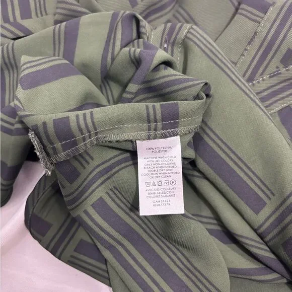 Ann Taylor Chic Green Striped Tunic Blouse with Hidden Button Placket - Picture 8 of 9